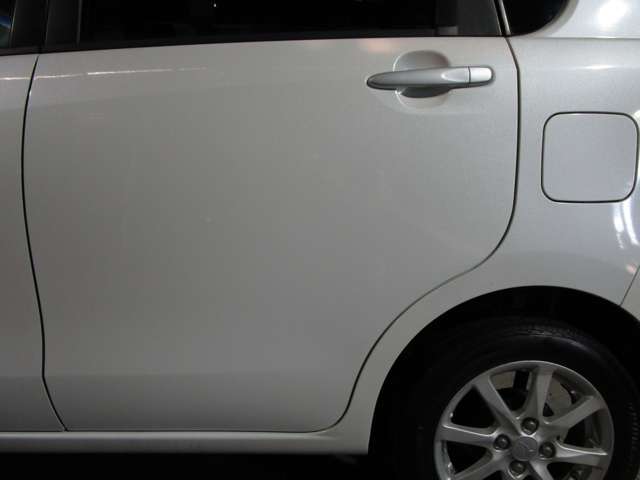 2011 Daihatsu Move – thumbnail 4