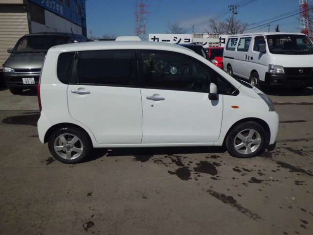 2011 Daihatsu Move – thumbnail 4