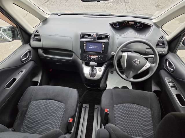 2011 Nissan Serena – thumbnail 4