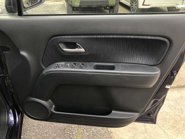 2010 Honda Zest – thumbnail 2