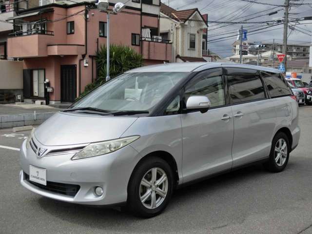 2011 Toyota Estima – thumbnail 3