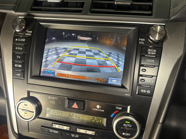 2011 Toyota Camry Hybrid – thumbnail 2