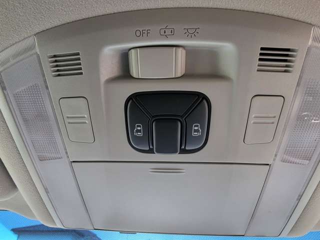 2011 Toyota Vellfire – thumbnail 4