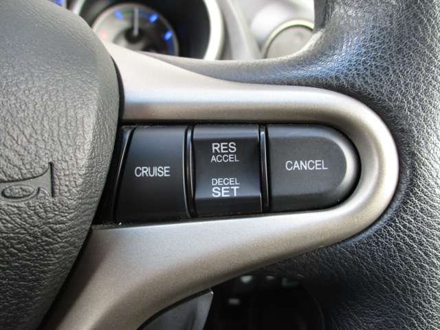 2011 Honda Fit Hybrid – thumbnail 4
