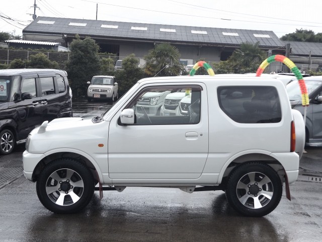2011 Suzuki Jimny – thumbnail 3