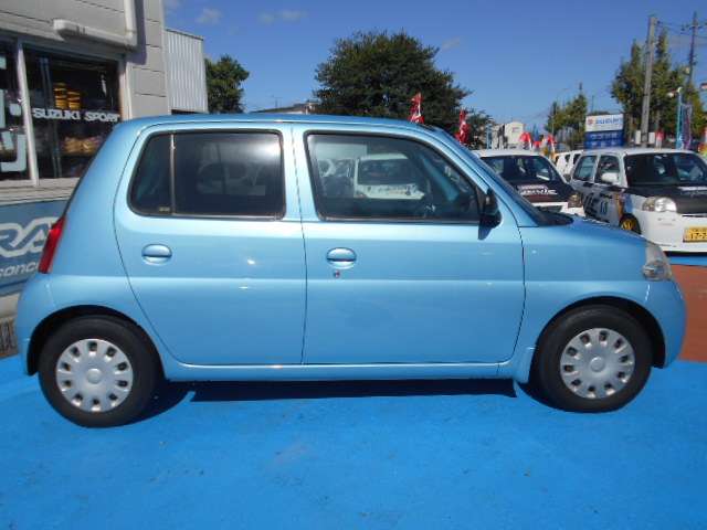 2011 Daihatsu Esse – thumbnail 4