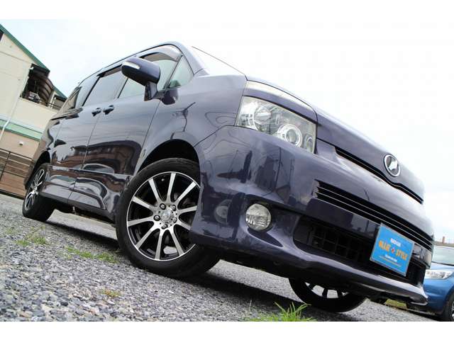 2009 Toyota Voxy – thumbnail 2