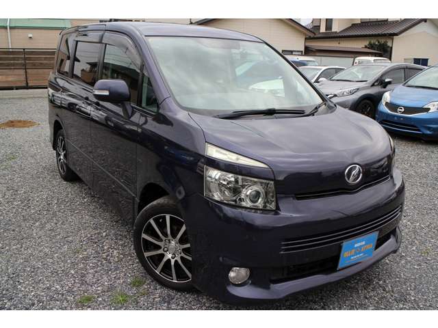 2009 Toyota Voxy – thumbnail 3