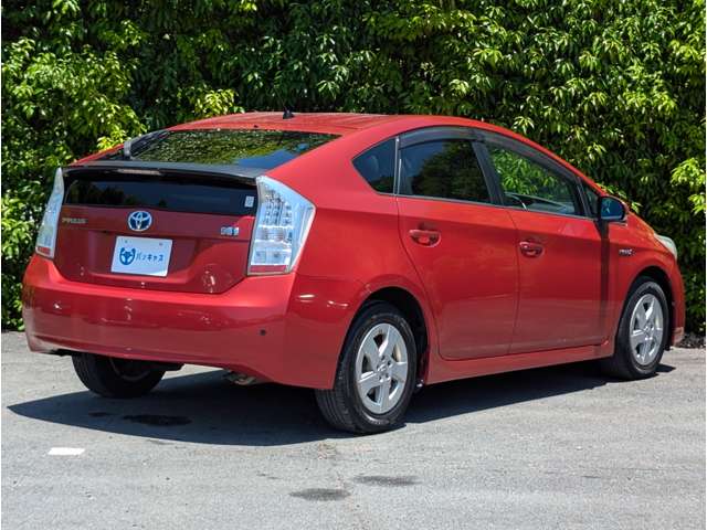 2011 Toyota Prius – thumbnail 3