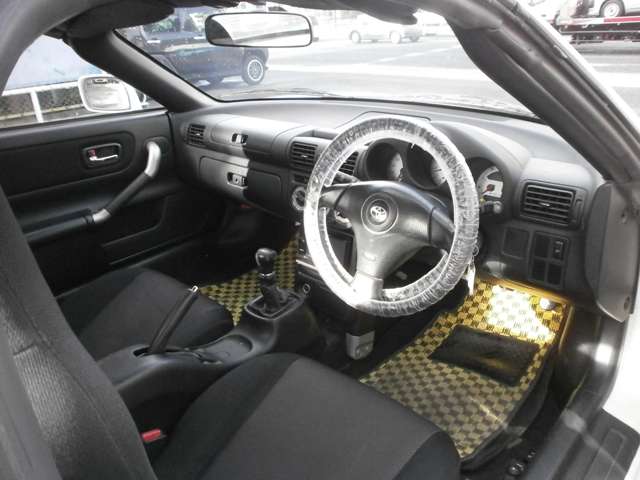 2002 Toyota MR-S – thumbnail 2