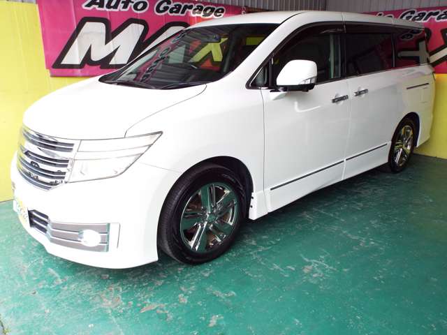 2011 Nissan Elgrand – thumbnail 3