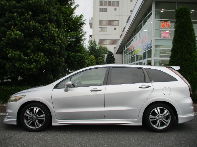 2011 Honda Stream – thumbnail 4