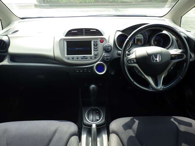 2011 Honda Fit Hybrid – thumbnail 2