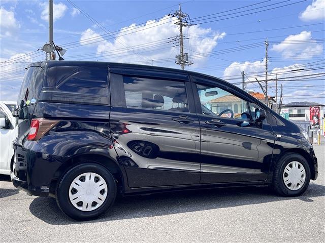 2011 Honda Freed Spike – thumbnail 2