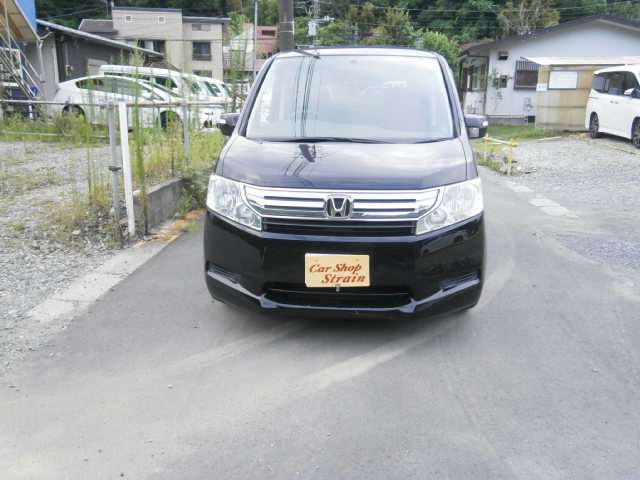 2010 Honda Stepwgn – thumbnail 2