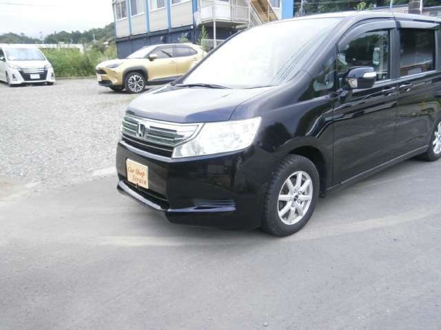 2010 Honda Stepwgn – thumbnail 3