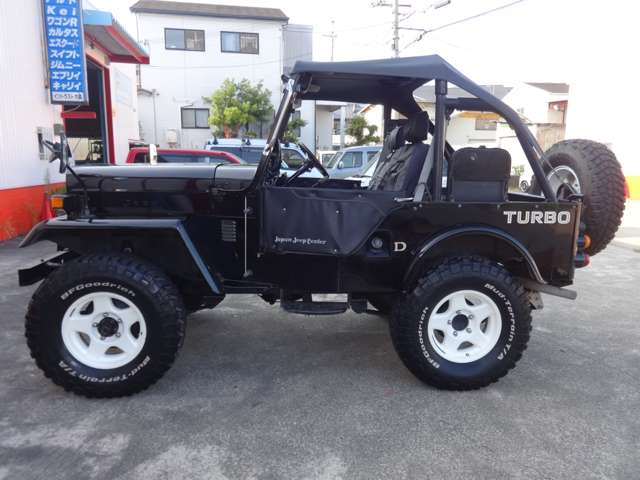 1993 Mitsubishi Jeep – thumbnail 2