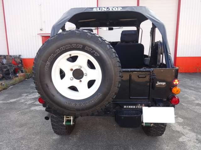 1993 Mitsubishi Jeep – thumbnail 4