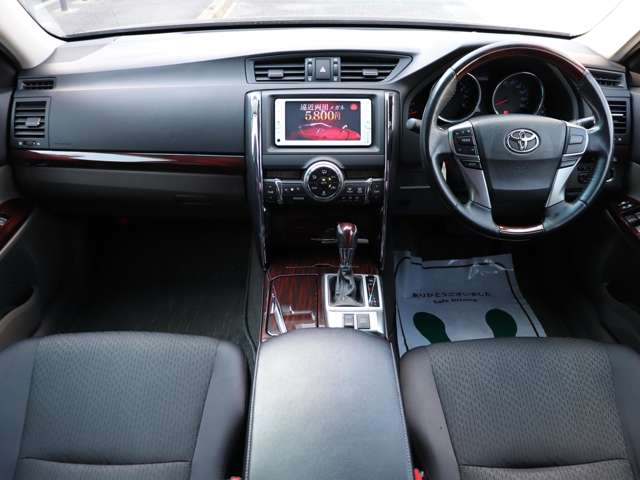 2011 Toyota Mark X – thumbnail 2