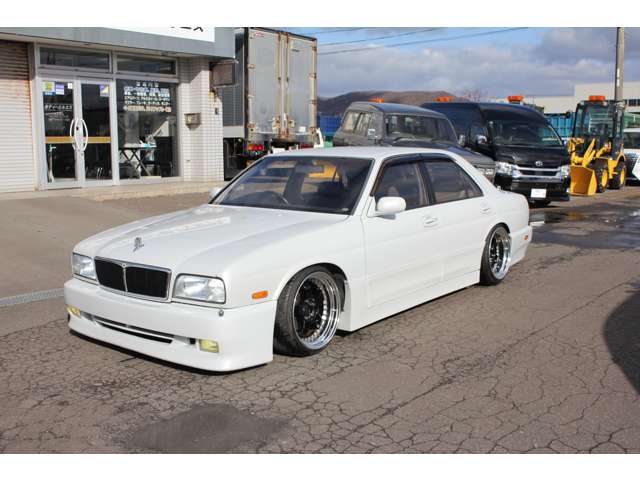 1993 Nissan Cima – thumbnail 2