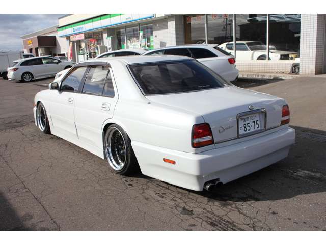 1993 Nissan Cima – thumbnail 4