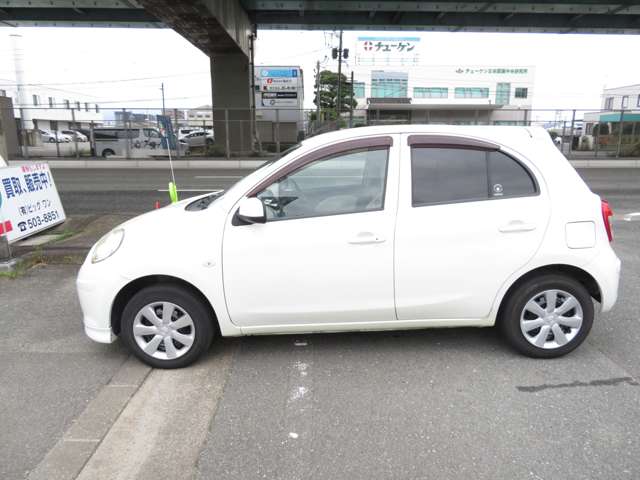 2011 Nissan March – thumbnail 3