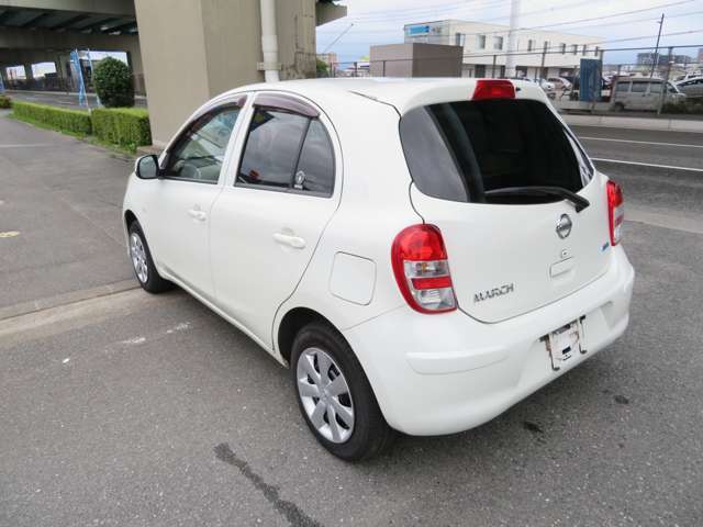 2011 Nissan March – thumbnail 4