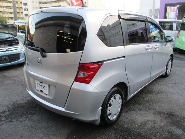 2010 Honda Freed – thumbnail 2