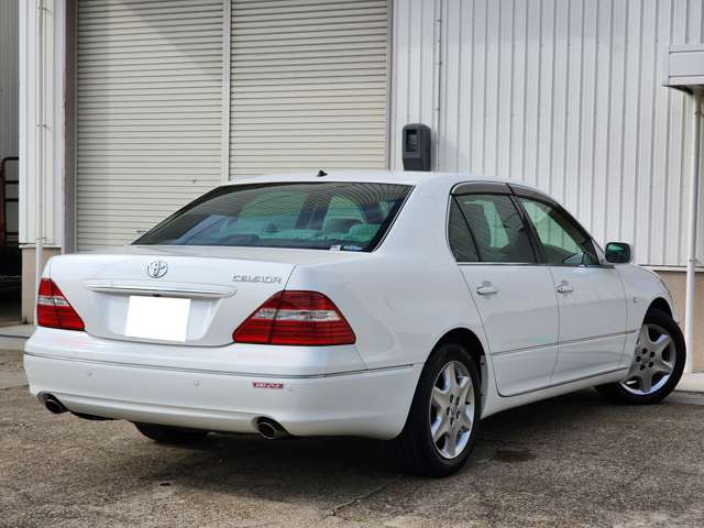 2004 Toyota Celsior – thumbnail 2