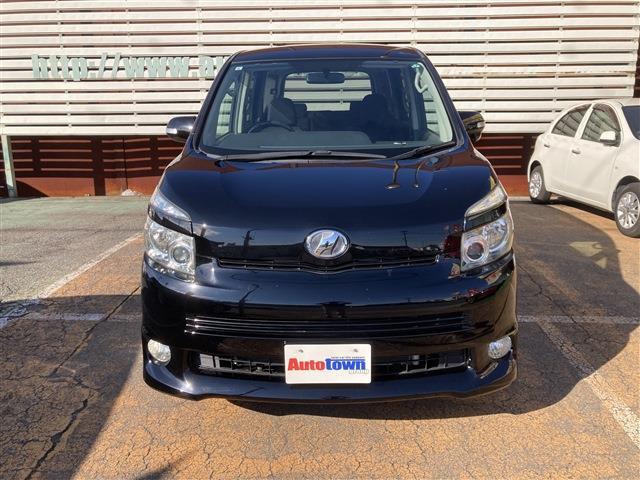 2009 Toyota Voxy – thumbnail 2