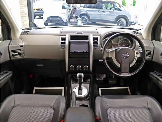 2009 Nissan X-Trail – thumbnail 4