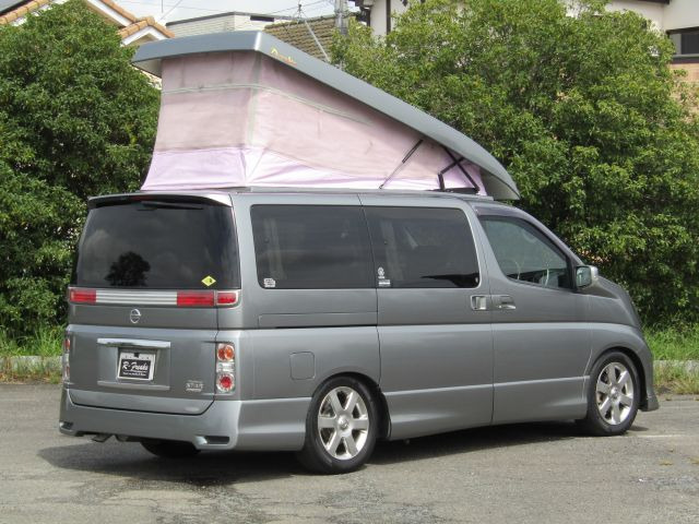 2007 Nissan Elgrand – thumbnail 4