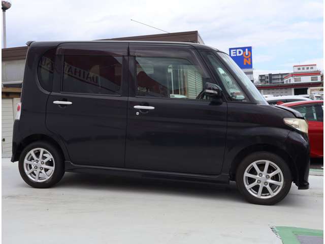 2011 Daihatsu Tanto – thumbnail 4