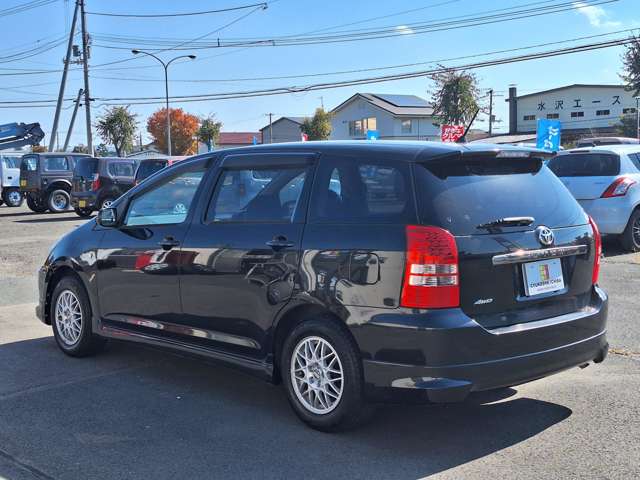 2004 Toyota Wish – thumbnail 2