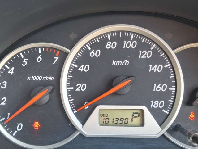 2004 Toyota Wish – thumbnail 4