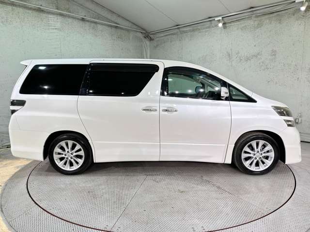 2008 Toyota Vellfire – thumbnail 4
