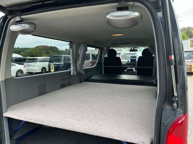 2004 Toyota Hiace – thumbnail 3