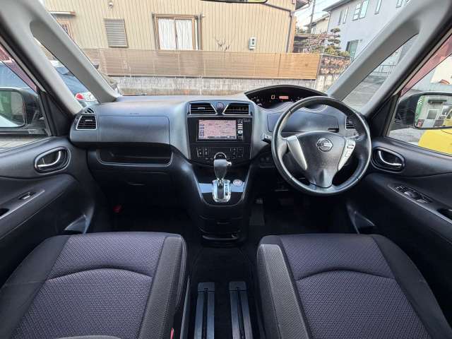 2011 Nissan Serena – thumbnail 4