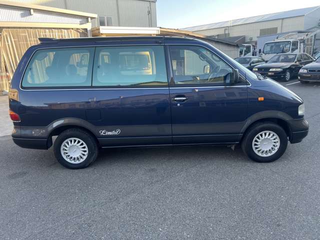 1997 Nissan Largo – thumbnail 4