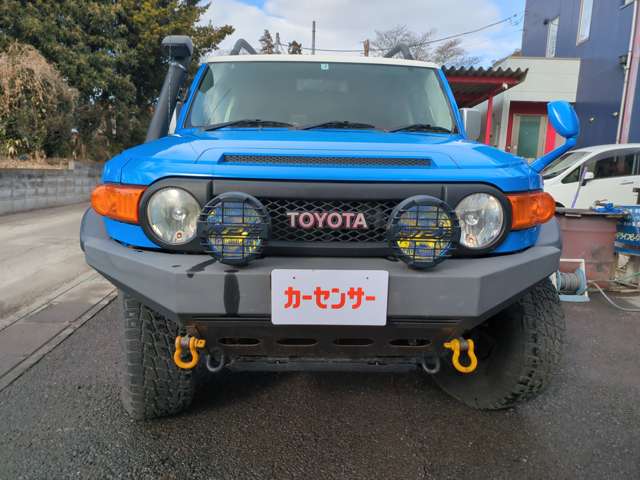2011 Toyota FJ Cruiser – thumbnail 3
