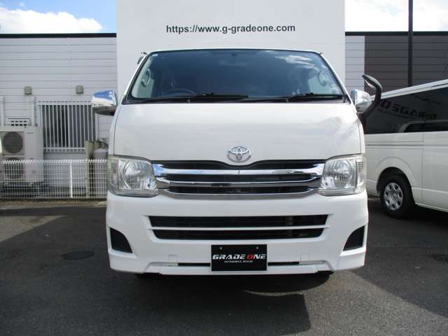 2011 Toyota Regius Ace – thumbnail 2