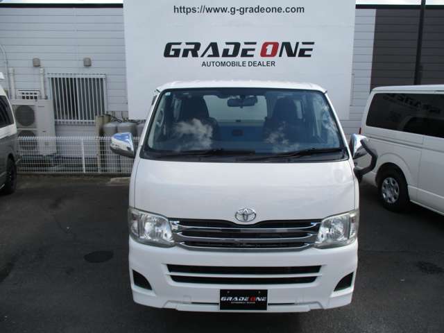 2011 Toyota Regius Ace – thumbnail 3