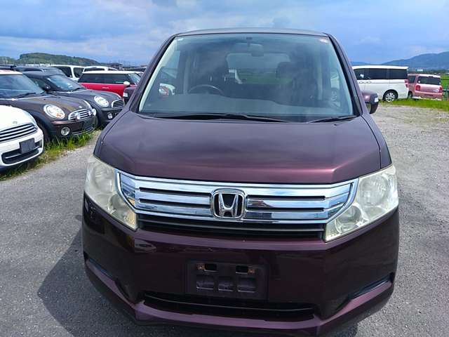 2010 Honda Stepwgn – thumbnail 2