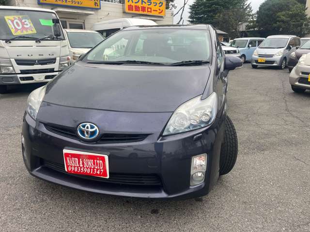 2011 Toyota Prius – thumbnail 2