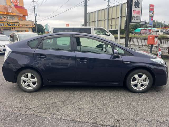 2011 Toyota Prius – thumbnail 4