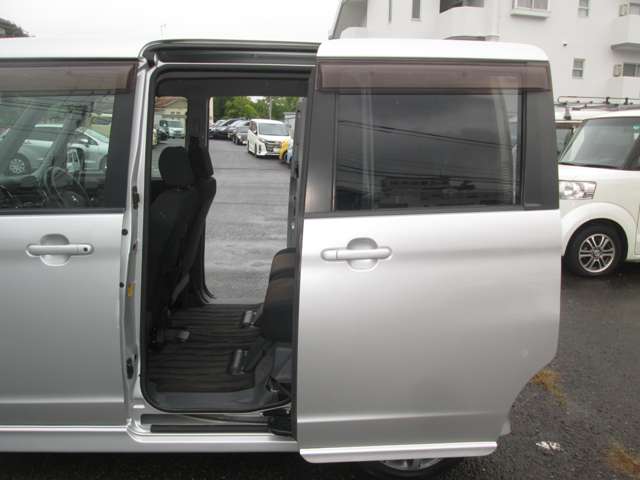 2011 Nissan Roox – thumbnail 3