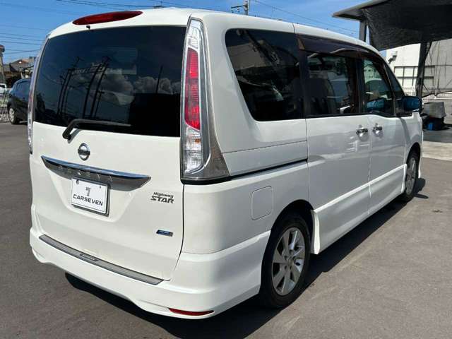 2011 Nissan Serena – thumbnail 3