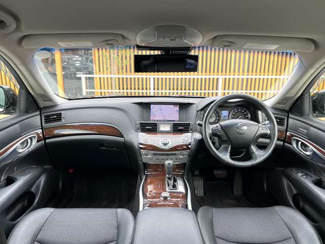 2011 Nissan Fuga – thumbnail 3