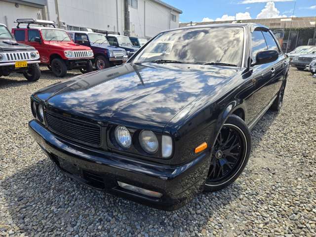 1994 Nissan Gloria – thumbnail 2