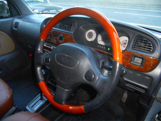 2002 Daihatsu Mira Gino – thumbnail 3